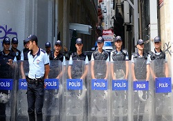 İşçi Partisi'ne Ergenekon operasyonu: 10 gözaltı