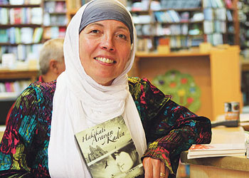 F. Martin: Esrardan zikir çekerek kurtuldum