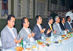 Diyarbakır'daki iftarda kardeşlik çağrıları