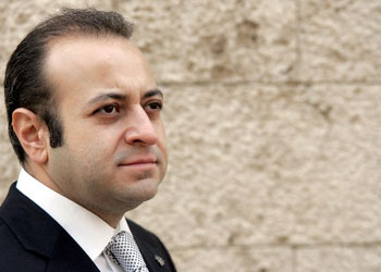 İftar vakti ezan sesiyle heyecanlanıyorum