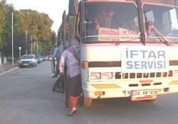 İftar Çadırı İçin Her Gün Servis Kaldırılıyor