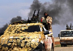 Kaddafi karşı taarruza geçti