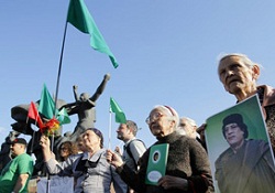 Rus solculardan Kaddafi'ye destek eylemi
