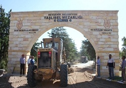 Mezarlıklar, bayrama hazırlanıyor