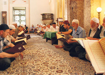 480 yıldır her gün hatim indirilen cami