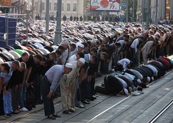 Rusya müslümanlarına camiler yetmiyor