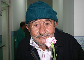 Darülaceze sakinlerine de bayram geldi