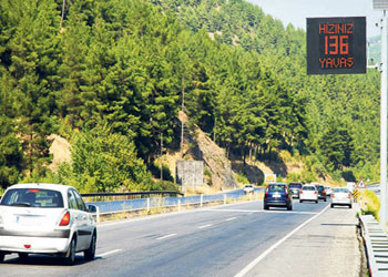 Trafik kazalarının üçte biri yaz aylarında meydana geliyor