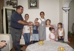 Bayram Harçlıkları ve Şekerler Somali’ye