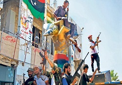 Yeni Libya'yı kuranlar Kaddafi'nin eski bakanları