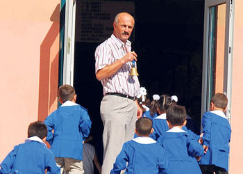 Bakan Dinçer ders yılını özür dileyerek açtı