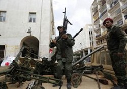 Kaddafi'nin kaleleri düşüyor