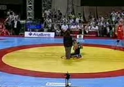 Rus şampiyon dua etti, secdeye gitti