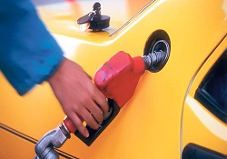 Akaryakıt alırken dikkatli olun: Pompalarda kaçak var