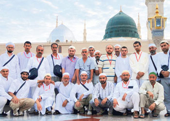 Kutsal topraklarda ezanı duyamadılar