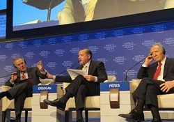 O moderatörden İsrail'e 'one minute'