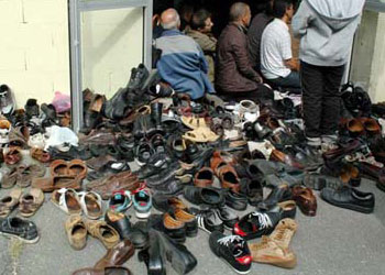 Fransa zulmünde namaz kareleri - FOTO