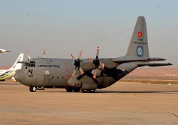 Türk yardım uçağına Libya'da ateş açıldı