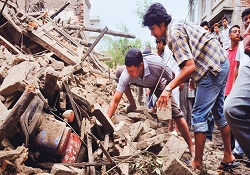 Hindistan depreminde ölü sayısı 48'e yükseldi