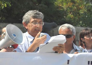 Öğr. üyeleri başörtüsüne hakaretle başladı