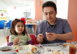 Okula giderken, kahvaltıyı unutmayın