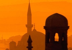 Danmirkalı karikatüriste komşu cami