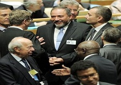 Lieberman tekrar köpürdü