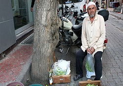 Seyyar satıcıdan 300 bin TL bağış!