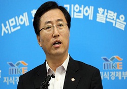 Elektrikler kesilince bakan istifa etti