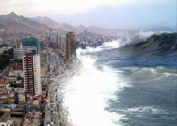 Tsunami enkazları Alaska kıyılarında