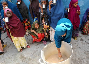 Türkiye yardımlarıyla yetimlerin yüzü güldü