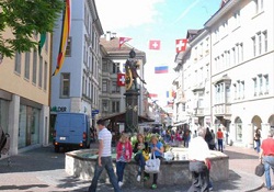 Dil bilmeyene oturma izni yok