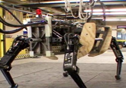 Askerlerin yeni yardımcısı 4 ayaklı robot "AlphaDog"