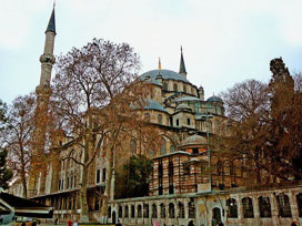 Bosna Hersek'te camiye saldırı