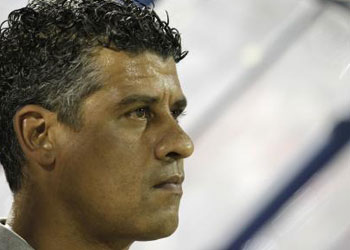 GS'nin eski hocası Rijkaard, İslam'ı araştırıyor