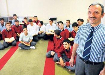 En nurlu lise kulubü: 'Hafızlık kulübü'