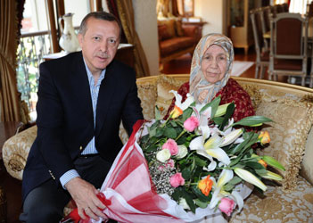 Başbakan Erdoğan'ın annesi vefat etti
