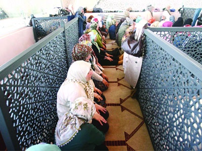 Kadın ve çocuklar camiyle buluşuyor