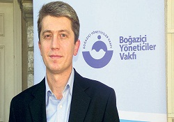 Sadece burs vermiyor, iş de buluyoruz