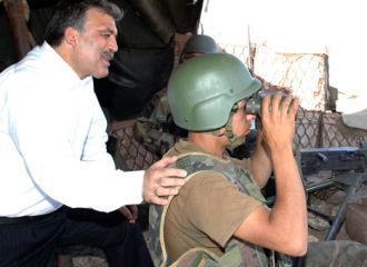 Abdullah Gül ordayken çatışma çıktı!