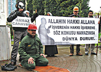 Sendikalar namaz kılan işçilere sahip çıksın