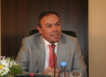 Rektör: Artık başörtüyle uğraşmayalım