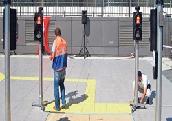 Görme engellilerin rehberi 'kılavuz yol' olacak
