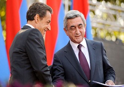 Fransa Ermenistan'da rol kapma çabasında