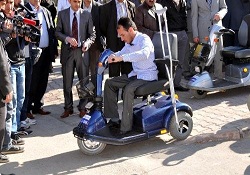 Engellilere Akülü Araç Dağıtıldı