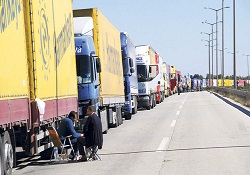 Türk TIR'ları AB gümrüklerinde beklemeyecek