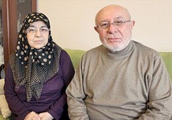 'Sakalın var, eşin de başörtülü!' itirazı