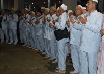 Van'da ölenlere Mekke'de dua ve gözyaşı