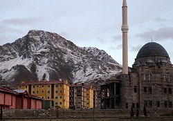 TOKİ: Hiçbir binamızda hasar yok