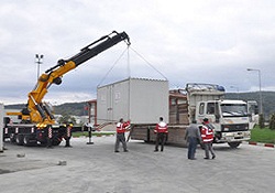 SAÜ'dan Van'a konteyner ve prefabrike ev